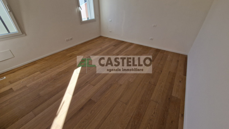 PADOVA – ZONA STANGA
Villa singola ristrutturata in classe A4 con ampi spazi e comfort moderni

C...