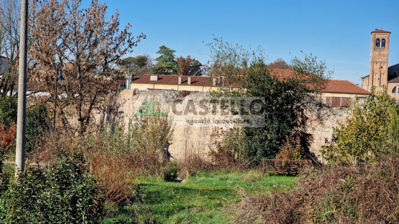 PADOVA – ZONA STANGA
Villa singola ristrutturata in classe A4 con ampi spazi e comfort moderni

C...