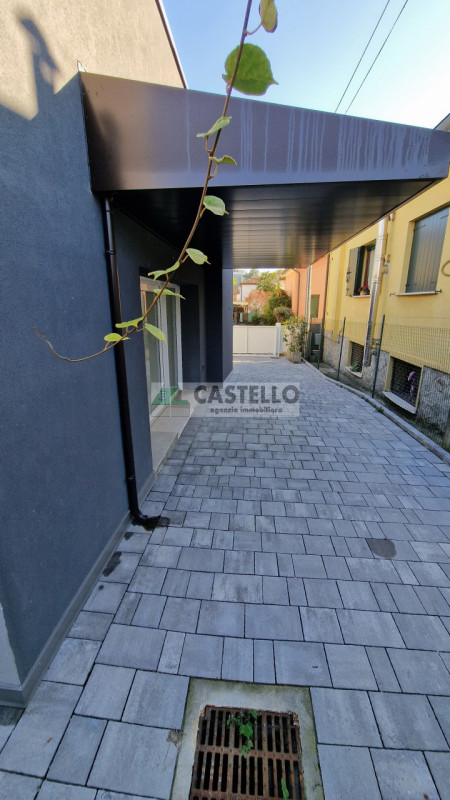 PADOVA – ZONA STANGA
Villa singola ristrutturata in classe A4 con ampi spazi e comfort moderni

C...