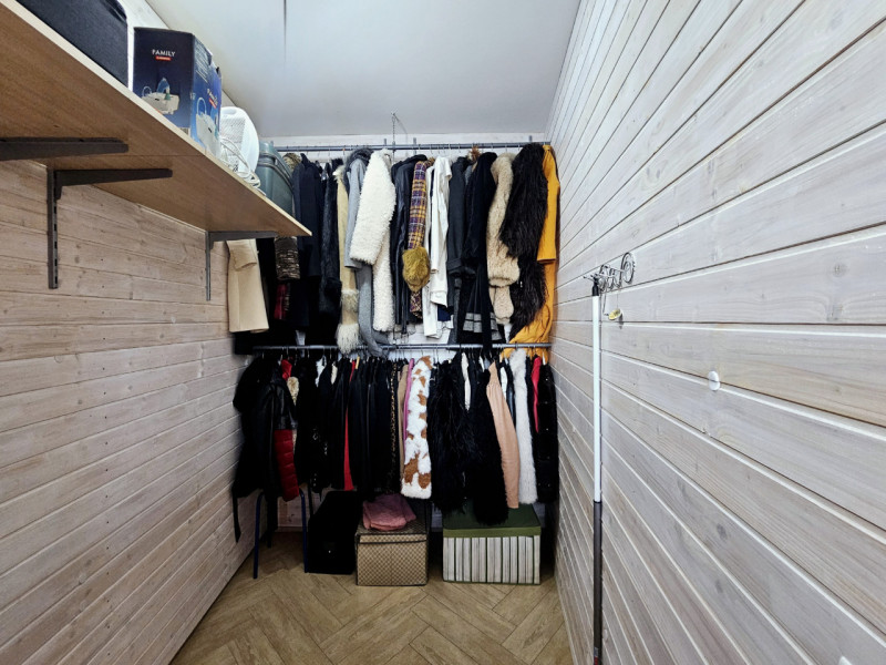 Proponiamo in vendita a Sant'Urbano, spaziosa villetta a schiera con scoperto esclusivo, sia sul ...