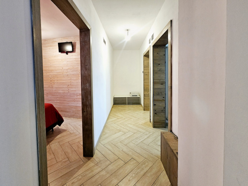 Proponiamo in vendita a Sant'Urbano, spaziosa villetta a schiera con scoperto esclusivo, sia sul ...