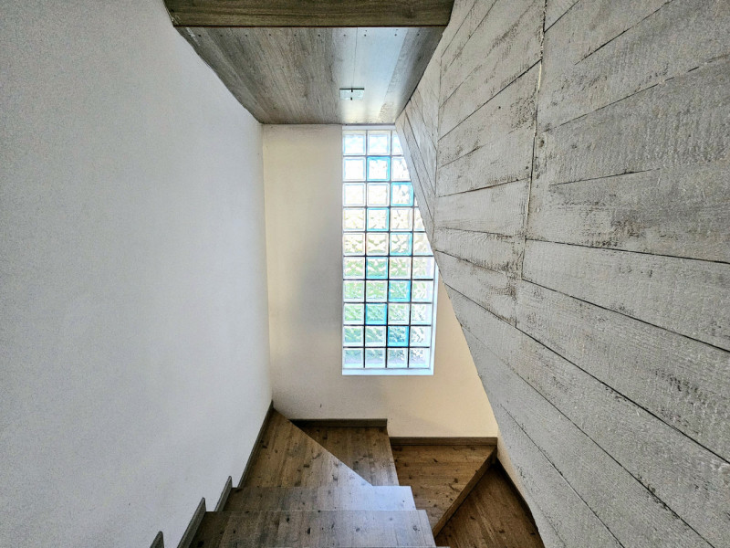 Proponiamo in vendita a Sant'Urbano, spaziosa villetta a schiera con scoperto esclusivo, sia sul ...