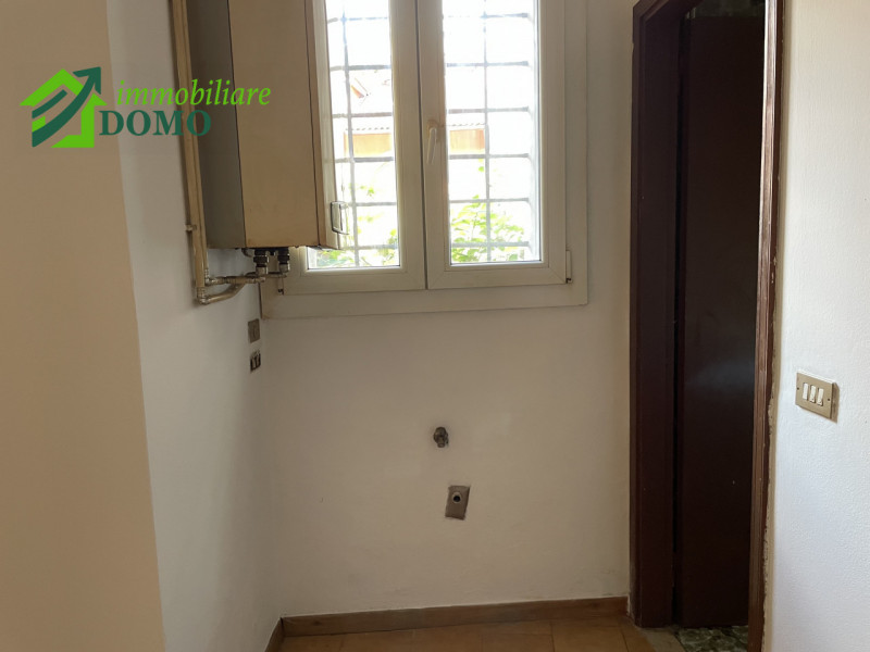 Schio: Mini Appartamento piano terra piccolo contesto di sole sei unità  info 0445 824740

Buoni ...