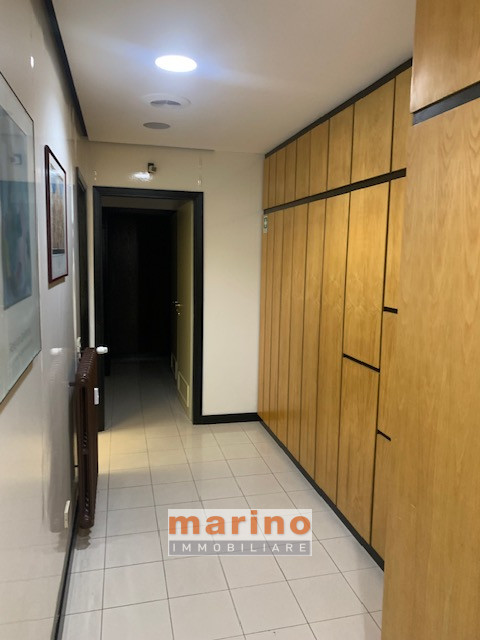 PADOVA VIA NAZARETH 
Ufficio al piano terra in ottimo contesto condominiale con servizio di porti...