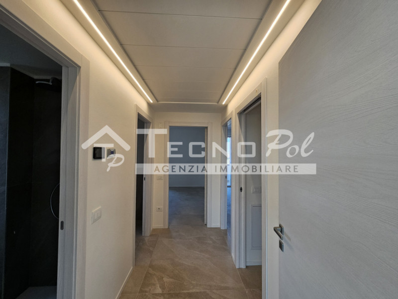 PADOVA - Zona San Carlo, attico su palazzina di sole 6 unità in pronta consegna!
Palazzina servit...