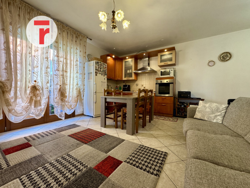 Campodarsego - loc. Reschigliano. Proponiamo in vendita appartamento al primo piano in un condomi...