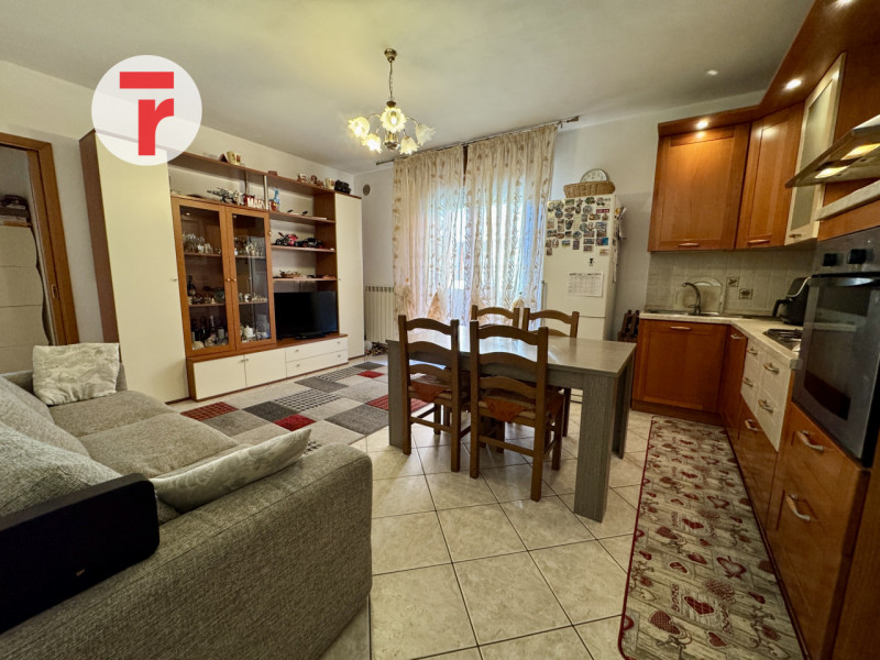 Campodarsego - loc. Reschigliano. Proponiamo in vendita appartamento al primo piano in un condomi...