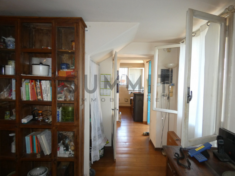 SCHIO - Zona collinare: PORZIONE DI BIFAMILIARE con verde di pertinenza. Cl. En. G IPE 260,00. EU...