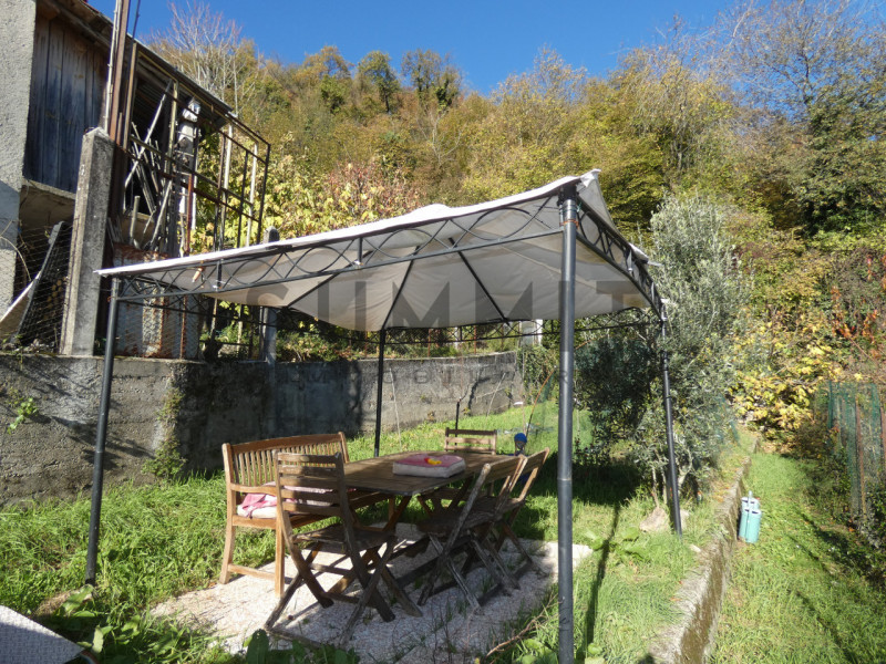 SCHIO - Zona collinare: PORZIONE DI BIFAMILIARE con verde di pertinenza. Cl. En. G IPE 260,00. EU...