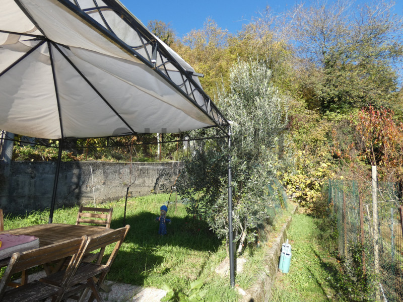 SCHIO - Zona collinare: PORZIONE DI BIFAMILIARE con verde di pertinenza. Cl. En. G IPE 260,00. EU...