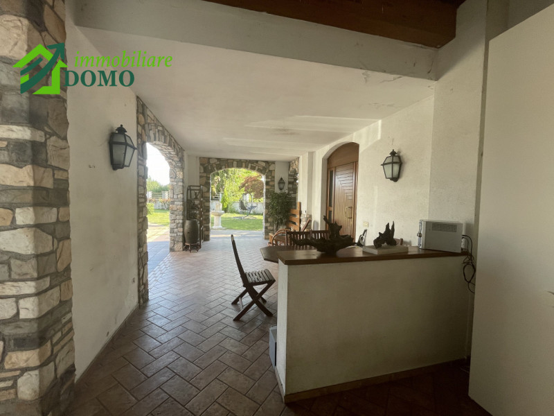 Schio – Zona Piscine

Elegante villa con giardino privato e ampi spazi esterni in tranquillo cont...