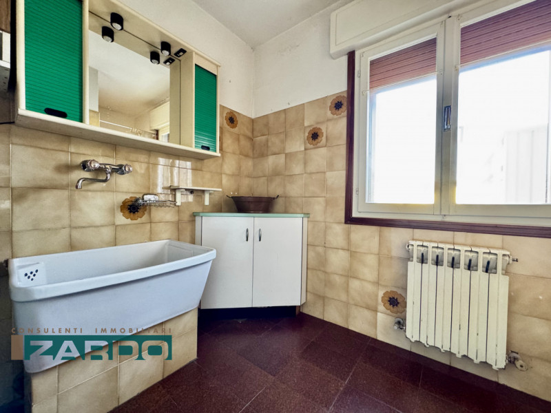 Rif. A-230 NE (per info 350 5383983 | Giacomo)

Comode al centro di Riese Pio X, proponiamo in ve...