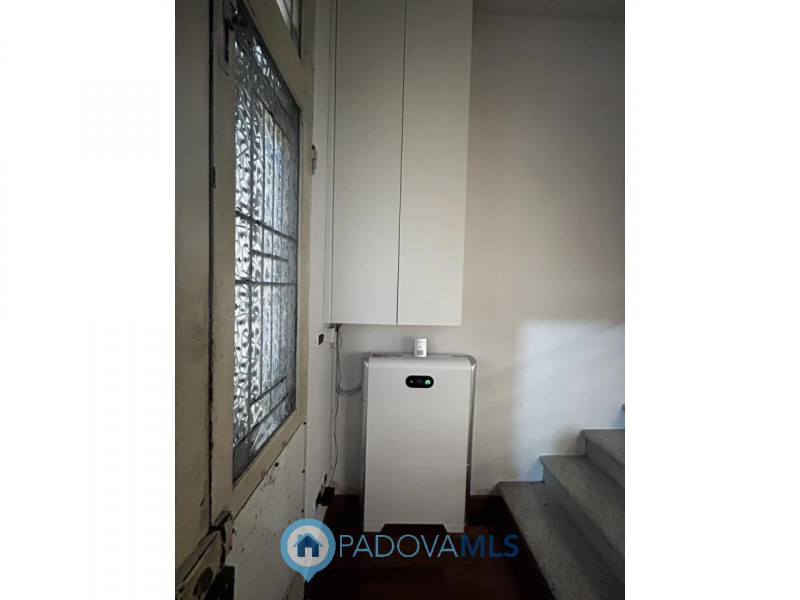 Immobile in esclusiva al Gruppo Padova MLS
Scopri questa affascinante bifamiliare situata nel cuo...