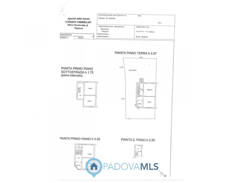 Immobile in esclusiva al Gruppo Padova MLS
Scopri questa affascinante bifamiliare situata nel cuo...