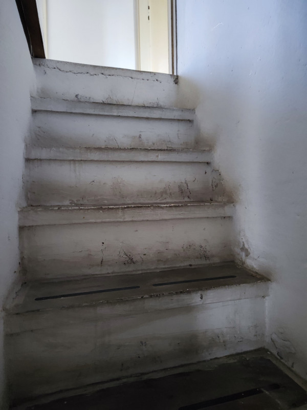 Proponiamo in vendita, nel cuore di Abano Terme e a pochi passi dalla stazione ferroviaria, una r...