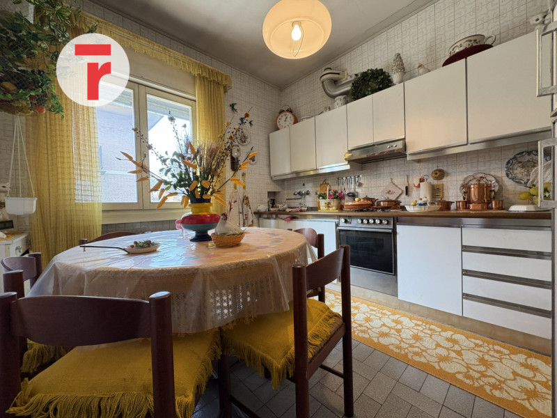 Casa singola situata in zona Stanga / Pio X, in posizione comoda al centro città, alla nuova line...