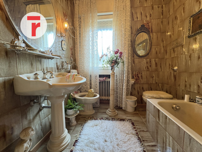 Casa singola situata in zona Stanga / Pio X, in posizione comoda al centro città, alla nuova line...