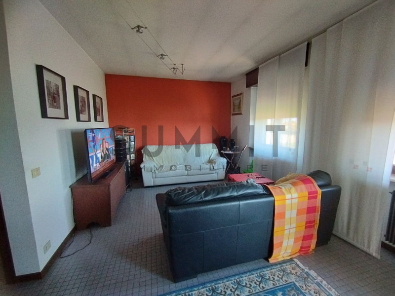 VILLAVERLA - Novoledo: ampio TRICAMERE all'ultimo piano abitabile da subito, con garage doppio e ...