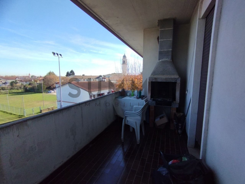 VILLAVERLA - Novoledo: ampio TRICAMERE all'ultimo piano abitabile da subito, con garage doppio e ...