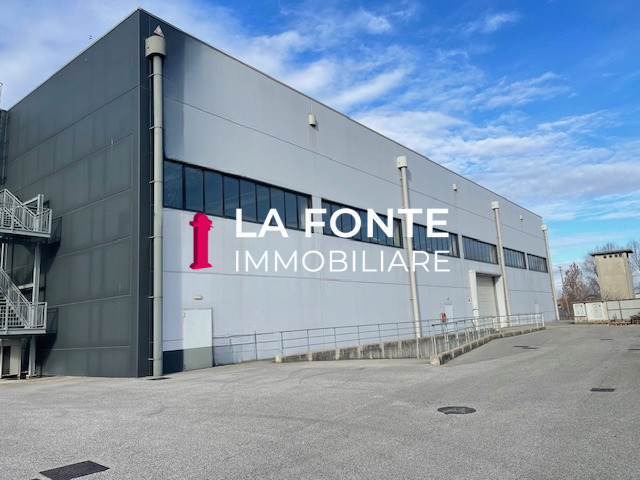 Scopri questa straordinaria opportunità di affitto nel cuore di Pianiga, nella zona strategica di...