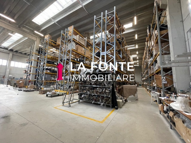 Scopri questa straordinaria opportunità di affitto nel cuore di Pianiga, nella zona strategica di...