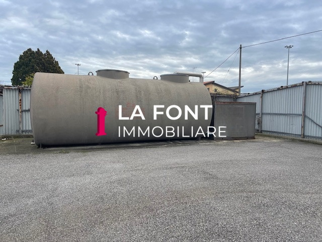 Scopri questa straordinaria opportunità di affitto nel cuore di Pianiga, nella zona strategica di...