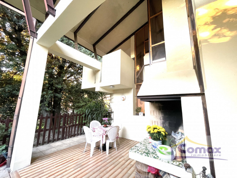 Abano Terme, Monterosso, proponiamo in vendita una bellissima villa singola disposta su 3 livelli...