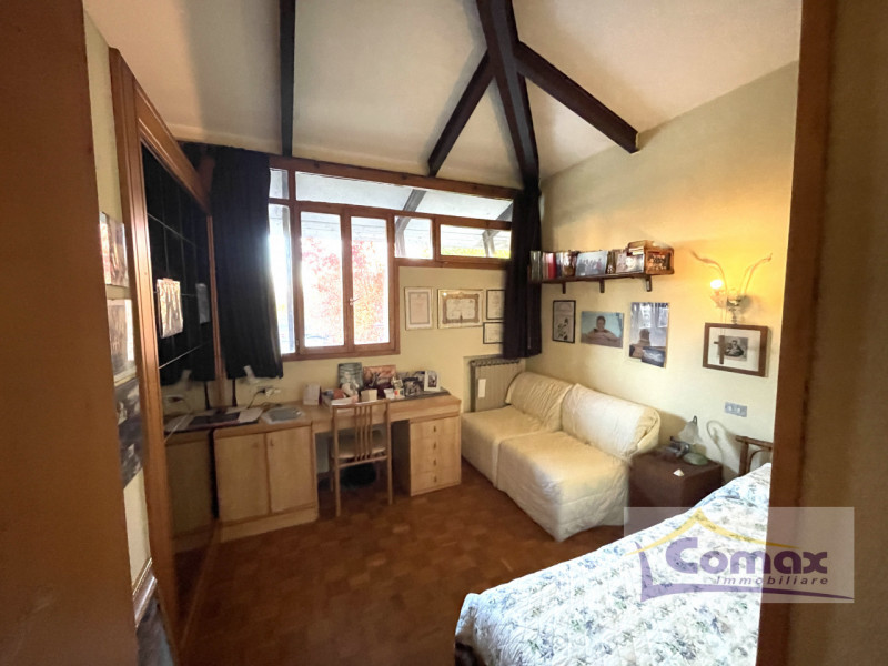 Abano Terme, Monterosso, proponiamo in vendita una bellissima villa singola disposta su 3 livelli...