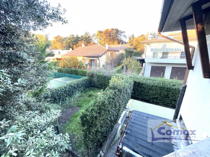 Abano Terme, Monterosso, proponiamo in vendita una bellissima villa singola disposta su 3 livelli...