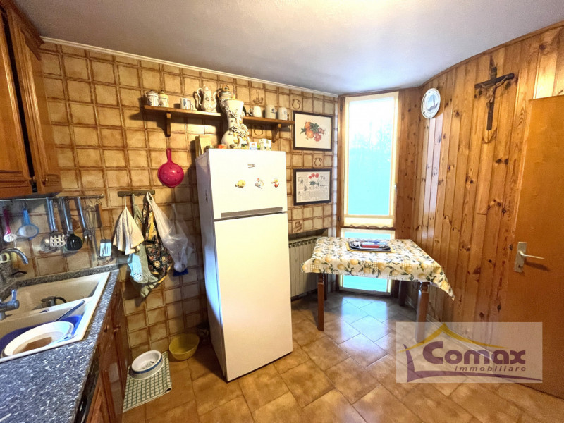 Abano Terme, Monterosso, proponiamo in vendita una bellissima villa singola disposta su 3 livelli...