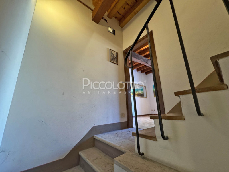 Rif. V5399 - In suggestiva posizione nel cuore del centro storico di Asolo, esclusivo appartament...