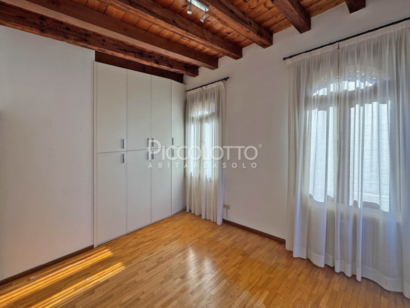 Rif. V5399 - In suggestiva posizione nel cuore del centro storico di Asolo, esclusivo appartament...