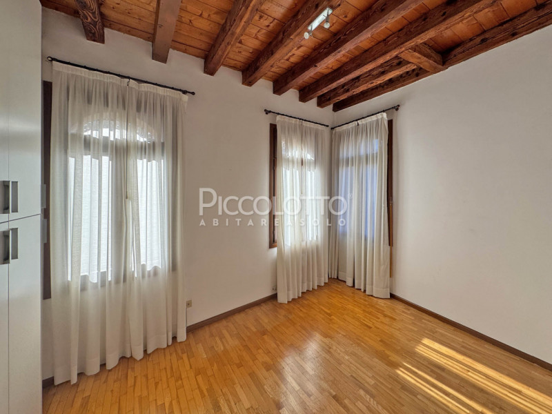 Rif. V5399 - In suggestiva posizione nel cuore del centro storico di Asolo, esclusivo appartament...