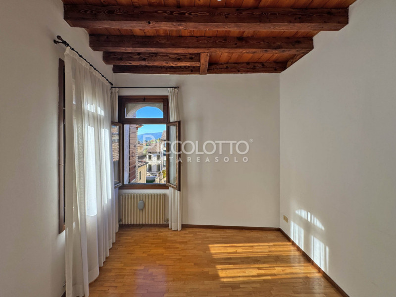Rif. V5399 - In suggestiva posizione nel cuore del centro storico di Asolo, esclusivo appartament...