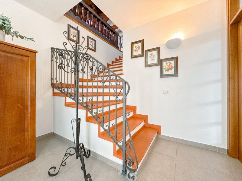 Villa for sale in Colazza, overlooking Lake Maggiore