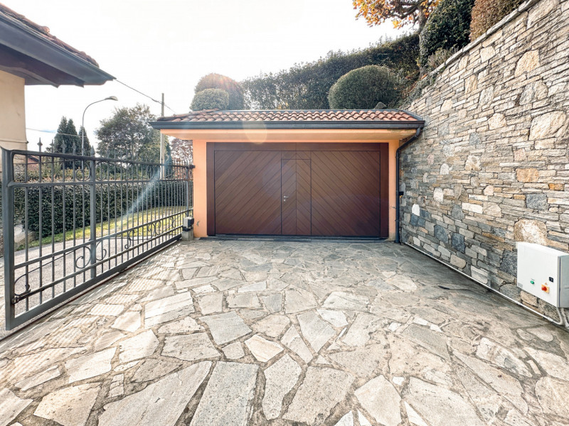 Villa for sale in Colazza, overlooking Lake Maggiore