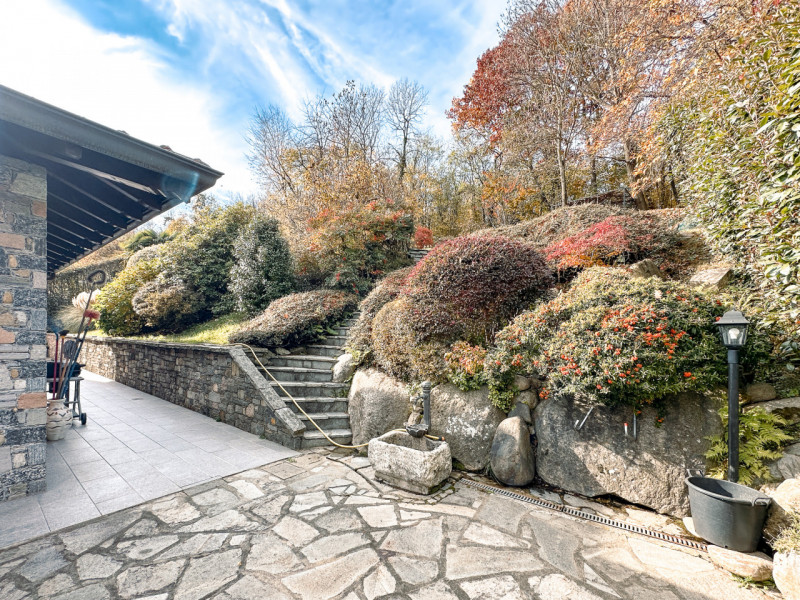 Villa for sale in Colazza, overlooking Lake Maggiore