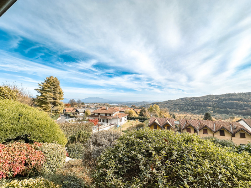 Villa for sale in Colazza, overlooking Lake Maggiore
