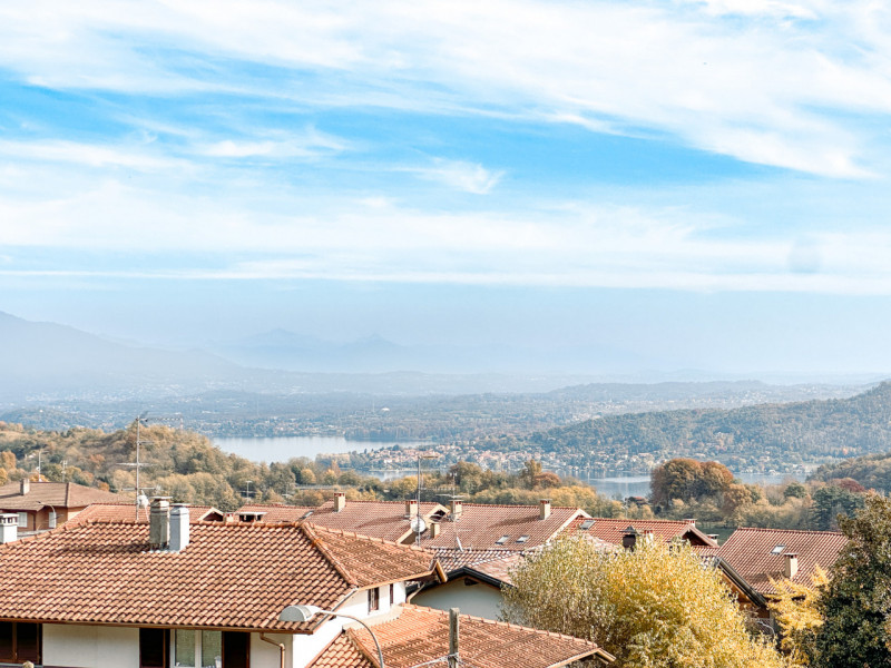 Villa for sale in Colazza, overlooking Lake Maggiore