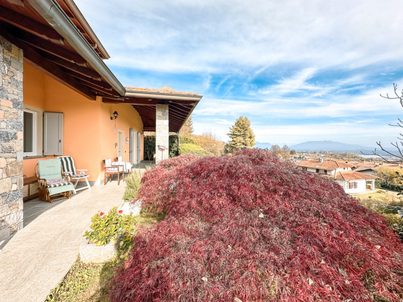Villa for sale in Colazza, overlooking Lake Maggiore