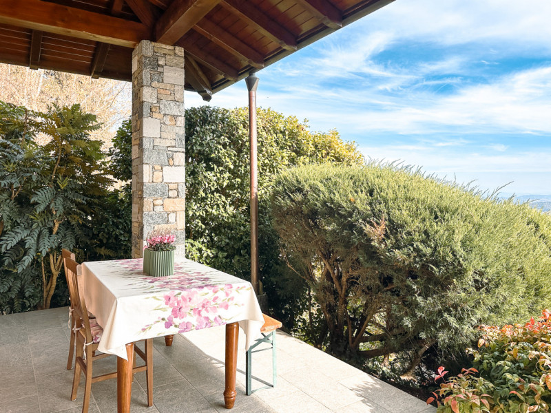 Villa for sale in Colazza, overlooking Lake Maggiore