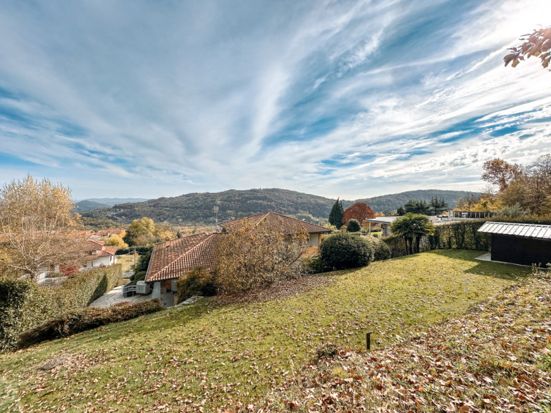 Villa for sale in Colazza, overlooking Lake Maggiore