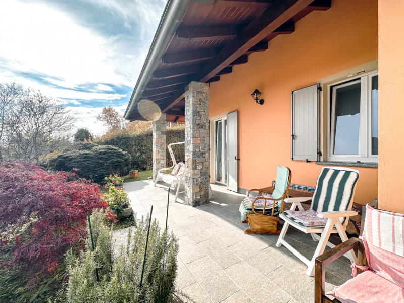 Villa for sale in Colazza, overlooking Lake Maggiore