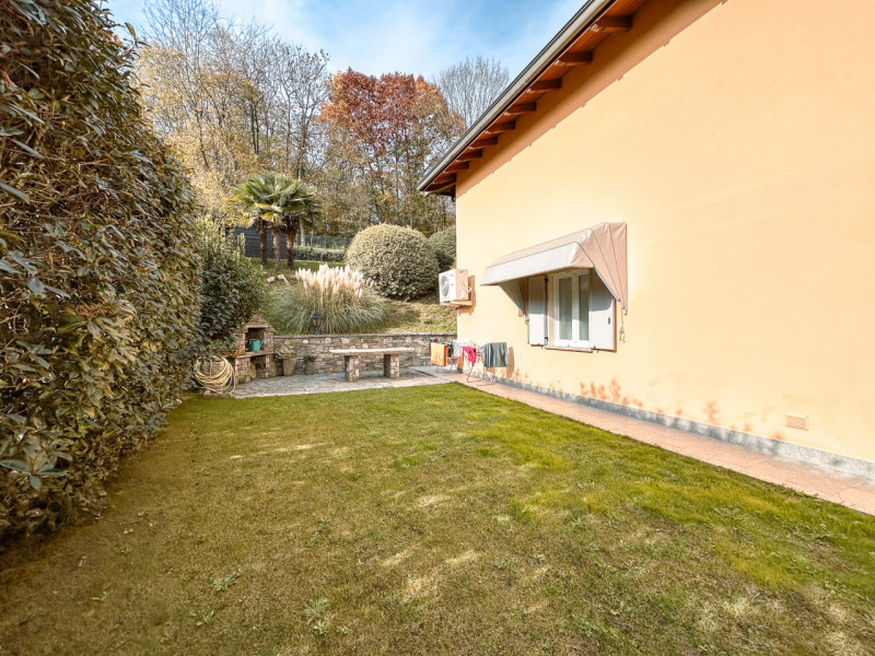 Villa for sale in Colazza, overlooking Lake Maggiore