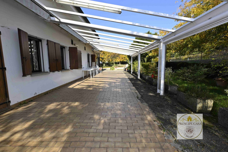 Rif. ATT3 - Proponiamo in vendita, in posizione di alto passaggio, una trattoria attiva di ben 31...