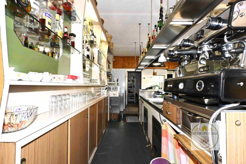 Rif. ATT3 - Proponiamo in vendita, in posizione di alto passaggio, una trattoria attiva di ben 31...