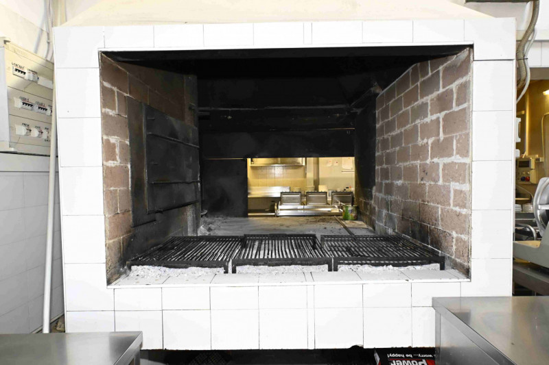 Rif. ATT3 - Proponiamo in vendita, in posizione di alto passaggio, una trattoria attiva di ben 31...