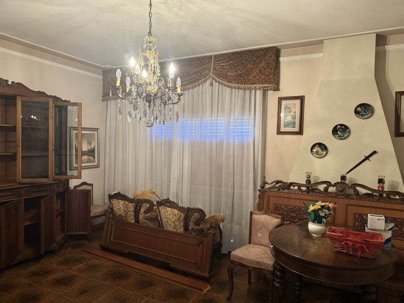 (Per INFO Fabrizio 333 7743912) - Proponiamo in vendita, a circa 1 km dal centro di Montebelluna,...