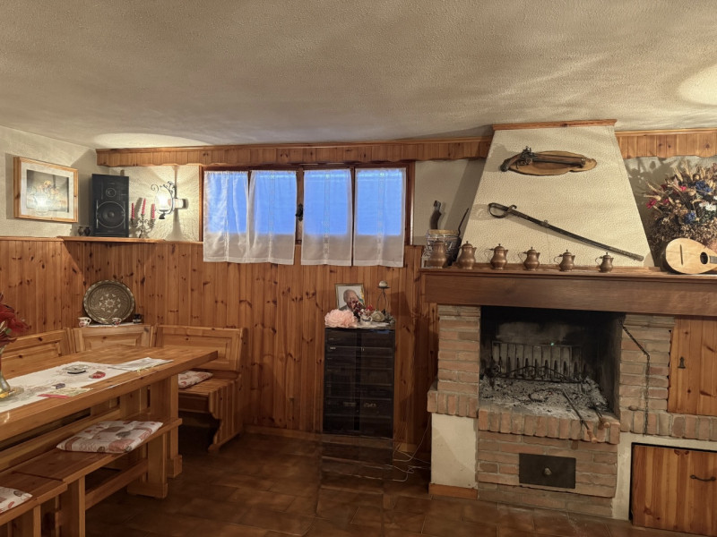 (Per INFO Fabrizio 333 7743912) - Proponiamo in vendita, a circa 1 km dal centro di Montebelluna,...