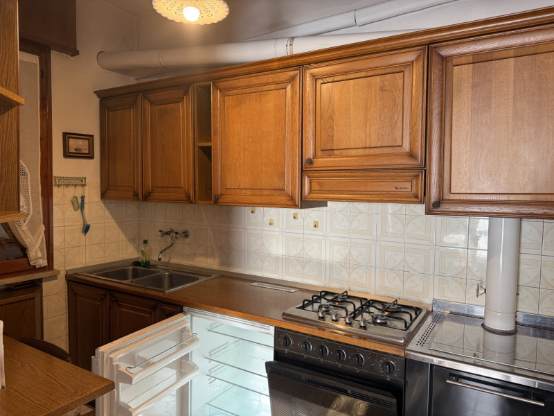 (Per INFO Fabrizio 333 7743912) - Proponiamo in vendita, a circa 1 km dal centro di Montebelluna,...